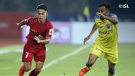 Jessel Carneiro (R) conceded a needless penalty in the second half (Credits: ISL)